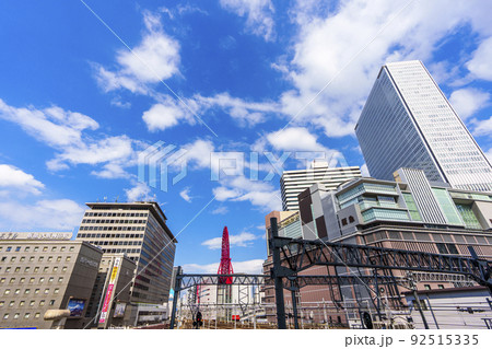 大阪梅田 HEP FIVE観覧車と阪急百貨店　 92515335