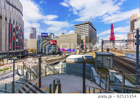 大阪梅田 　カリヨン広場　JR大阪駅と阪急をつなぐ連絡橋周辺 92515354