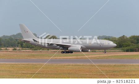 イギリス空軍KC.3ボイジャー空中給油機タキシング 92518221