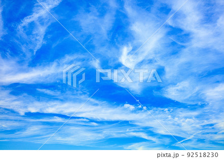 夏の夕方の青空と雲(6月、東、50mm) 92518230