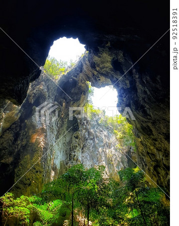 Phraya Nakhon Cave is a large cave located in Khao Sam Roi Yot National Park ,Prachuap Khiri Khan Province. 92518391