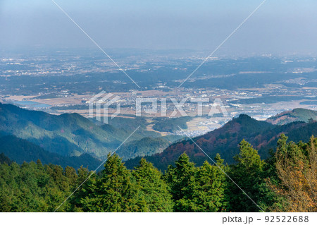 経ヶ峰の山頂から見た風景の写真。 経ヶ峰の山頂から見た風景の写真。 92522688