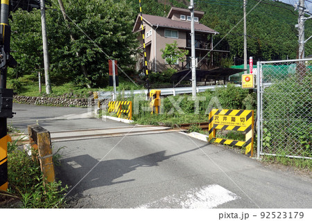 JR青梅線沢井踏切（沢井～御嶽）（東京都青梅市） 92523179