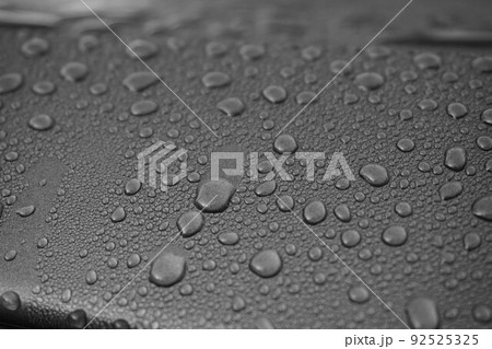 車　撥水　コーティング　雨　水玉 92525325