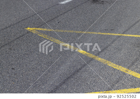 paved road for car traffic 92525502