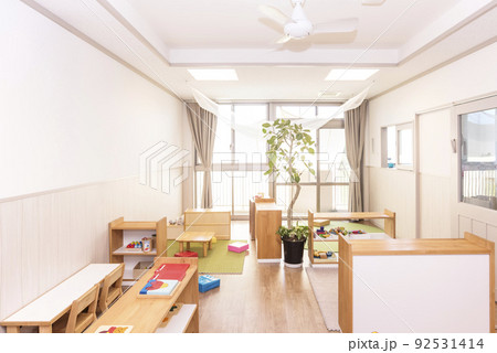 キッズルーム 保育園 明るい教室 幼稚園 子供施設 教育施設 イメージ素材 キッズルーム 保育園 明るい教室 幼稚園 子供施設 教育施設 イメージ素材 92531414