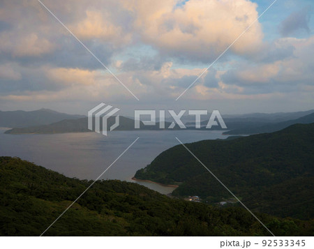 薩川湾の夕暮れ 加計呂麻島 薩川湾の夕暮れ 加計呂麻島 92533345