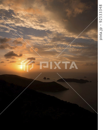 夕陽の丘 江仁屋離島 実久湾(実久集落) 加計呂麻島 夕陽の丘 江仁屋離島 実久湾(実久集落) 加計呂麻島 92533348