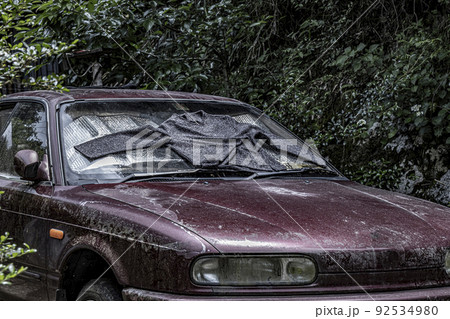 朽ちた自動車 92534980
