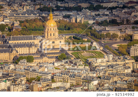 Les Invalides and parisian roofs at sunrise Paris, France Les Invalides and parisian roofs at sunrise Paris, France 92534992