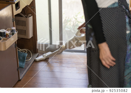ミシン部屋の掃除 ミシン部屋の掃除 92535082