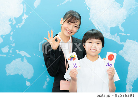 英語教室(ブルーバック、講師、生徒、英語カード 英語教室(ブルーバック、講師、生徒、英語カード 92536291