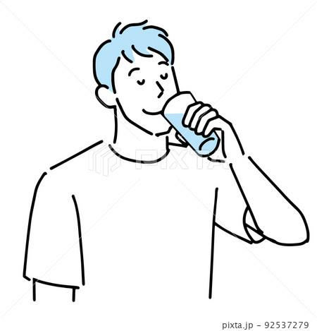 美味しそうに飲み物を飲む男性 92537279