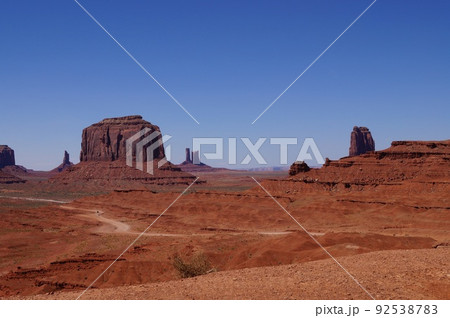 アメリカ モニュメントバレーの風景 アメリカ モニュメントバレーの風景 92538783