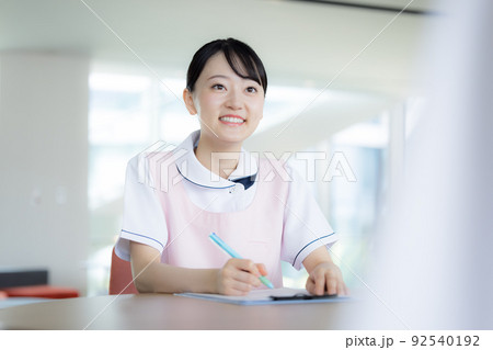 女性介護士のポートレート 撮影協力「LINK FOREST」 女性介護士のポートレート 撮影協力「LINK FOREST」 92540192