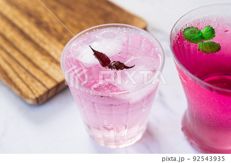 炭酸で割った紫蘇ジュース 92543935