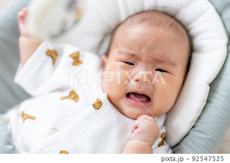 赤ちゃん 泣く 赤ちゃん 泣く 92547525