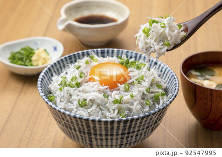 しらす丼 92547995