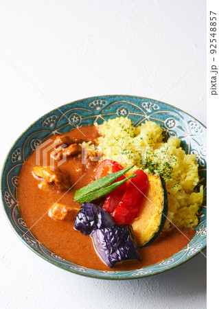 夏野菜とチキンのスパイシーカレー 92548857
