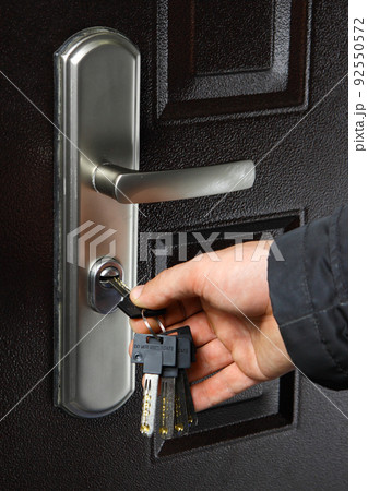 keys and door keys and door 92550572