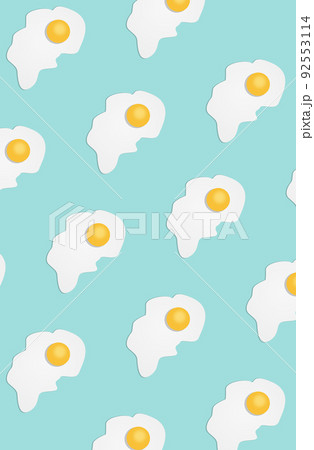 Broken egg on a light blue backgroundのイラスト素材 [92553114] - PIXTA