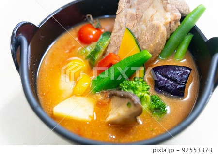 スペアリブと海老の具沢山夏野菜スープカレー 92553373