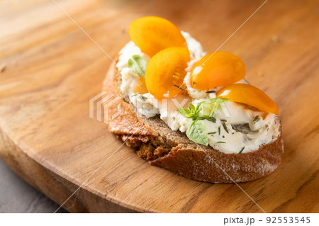 Appetizer bruschetta 92553545