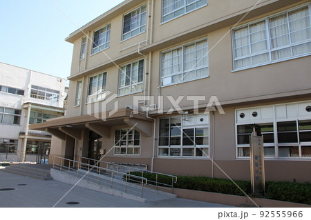 尼崎市立歴史博物館(旧尼崎市立高等女学校) 勝手口部　兵庫県尼崎市 92555966