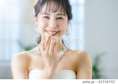ブライダルイメージ　花嫁 92556702