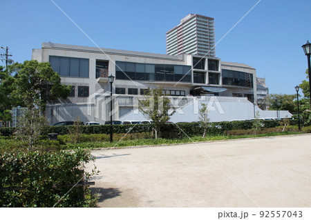 尼崎市立中央図書館 兵庫県尼崎市 尼崎市立中央図書館 兵庫県尼崎市 92557043