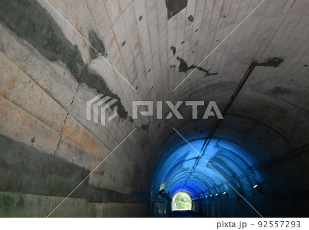 トンネル 92557293