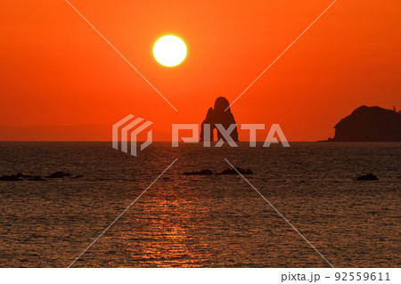 五島灘、角力灘、大角力の夕景 92559611