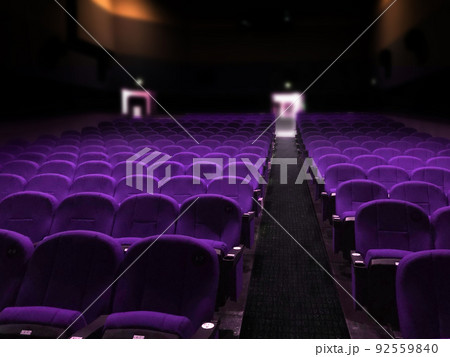 上映前の映画館 上映前の映画館 92559840