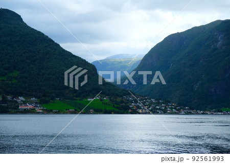 フィヨルドの大自然 フィヨルドの大自然 92561993
