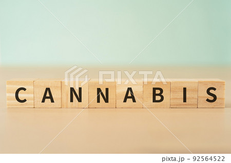 大麻・麻のイメージ｜「CANNABIS」と書かれたブロック 92564522