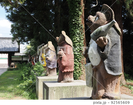 分福茶釜の茂林寺 タヌキの置物 分福茶釜の茂林寺 タヌキの置物 92565609