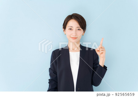 働く女性のポートレート 働く女性のポートレート 92565659