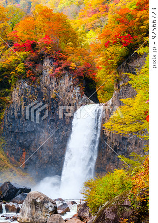 苗名滝（秋） 92566723