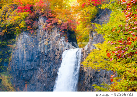 苗名滝（秋） 92566732