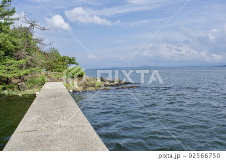 山陰のジオパーク　宍道湖中海　大根島の防波堤 92566750