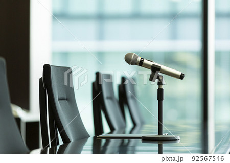 記者会見 マイク ビジネス 会議室 記者会見 マイク ビジネス 会議室 92567546