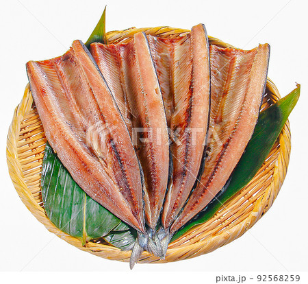 天日干し秋刀魚開きザル盛り4尾 92568259