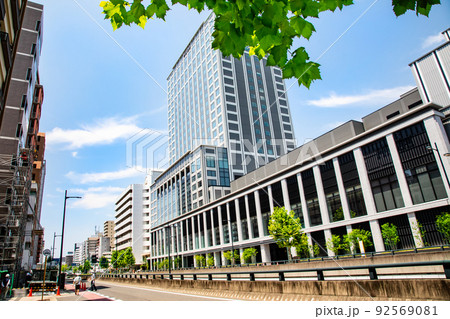 駅前通りの宝町側から国道2号線方面への展望風景です。手前にはヒルトンホテルが見えます。広島県 92569081