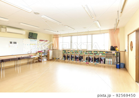 環境の良い教室 施設 明るい教室 保育園 学校 幼稚園 子供施設 教育施設 イメージ素材 環境の良い教室 施設 明るい教室 保育園 学校 幼稚園 子供施設 教育施設 イメージ素材 92569450