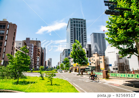 富士町1番交差点から国道2号線方面を展望しています。画面右側方面にフジグラン広島があります。広島県 92569517