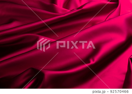 ダークピンク ドレープ 92570466