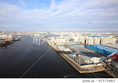 なみはや大橋 千歳橋 大正区 大阪市内風景 倉庫 資材置き場 昭和山 トラス建築 大阪湾風景 なみはや大橋 千歳橋 大正区 大阪市内風景 倉庫 資材置き場 昭和山 トラス建築 大阪湾風景 92573862