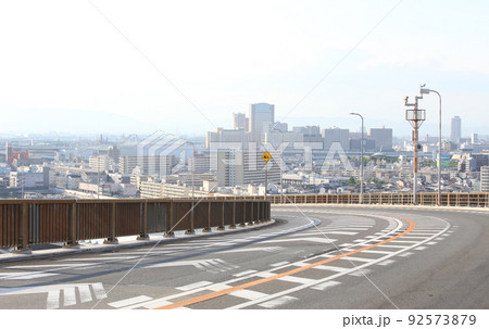 なみはや大橋　千歳橋　大正区　大阪市内風景　　倉庫　資材置き場　昭和山　トラス建築　大阪湾風景 92573879