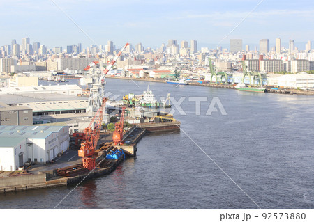 なみはや大橋　千歳橋　大正区　大阪市内風景　　倉庫　資材置き場　昭和山　トラス建築　大阪湾風景 92573880