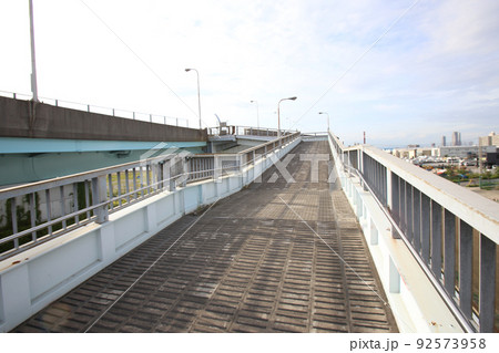 なみはや大橋 千歳橋 大正区 大阪市内風景 倉庫 資材置き場 昭和山 トラス建築 大阪湾風景 なみはや大橋 千歳橋 大正区 大阪市内風景 倉庫 資材置き場 昭和山 トラス建築 大阪湾風景 92573958